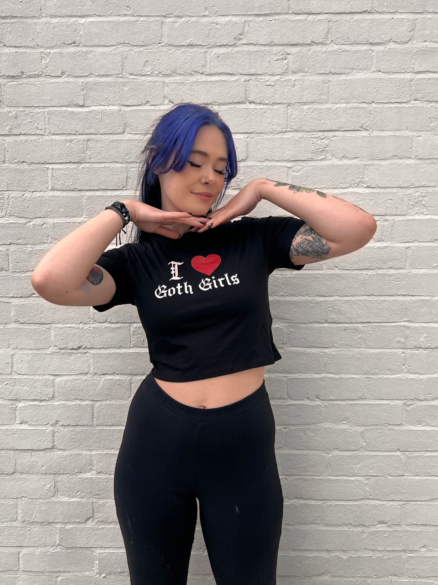 goth girls crop