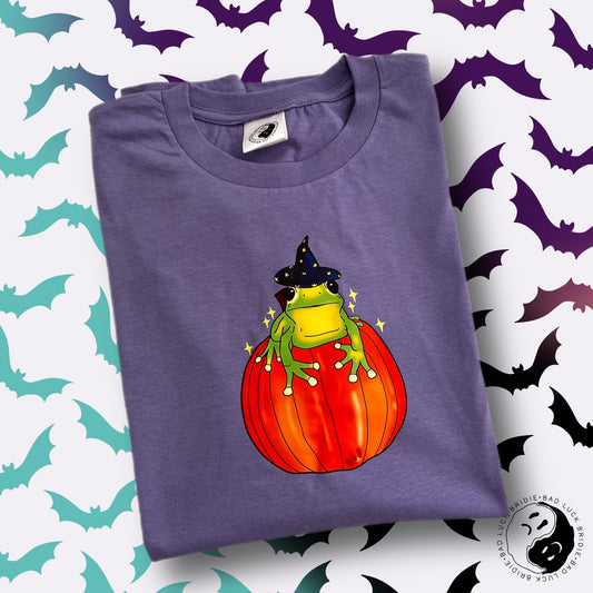 pumpkin frog t-shirt